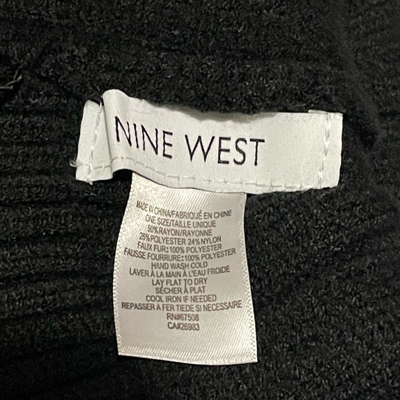 Black Pom Pom toque hat - Picture 2 of 2